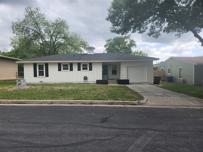 Photo - 3533 Binyon Avenue House