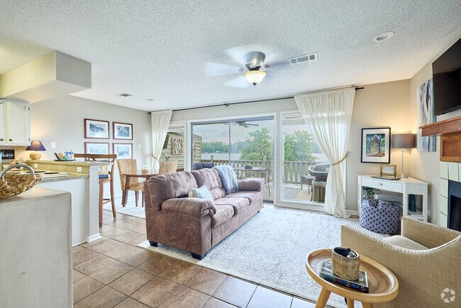 Building Photo - 400 Farr Shores Dr