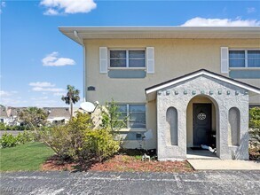 Building Photo - 6635 Warwick Cir