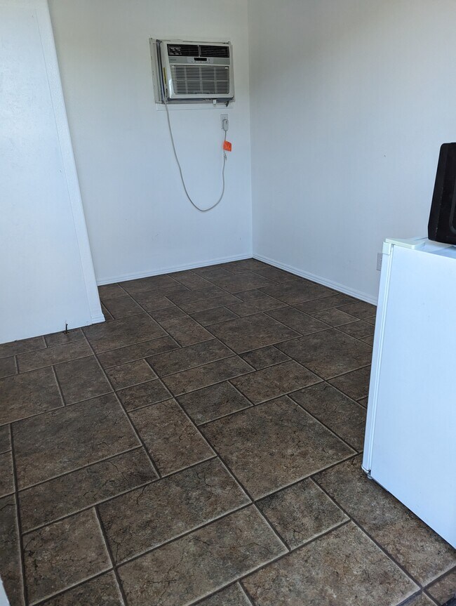 Building Photo - Allen's Mobile Villa