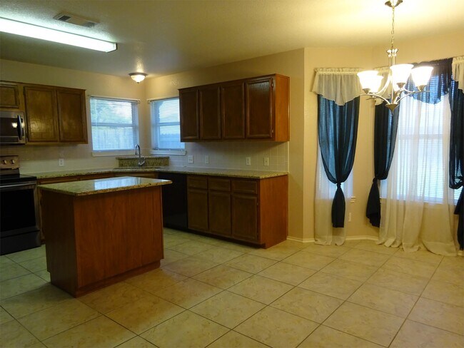 Foto del edificio - 3303 Woodrow Dr