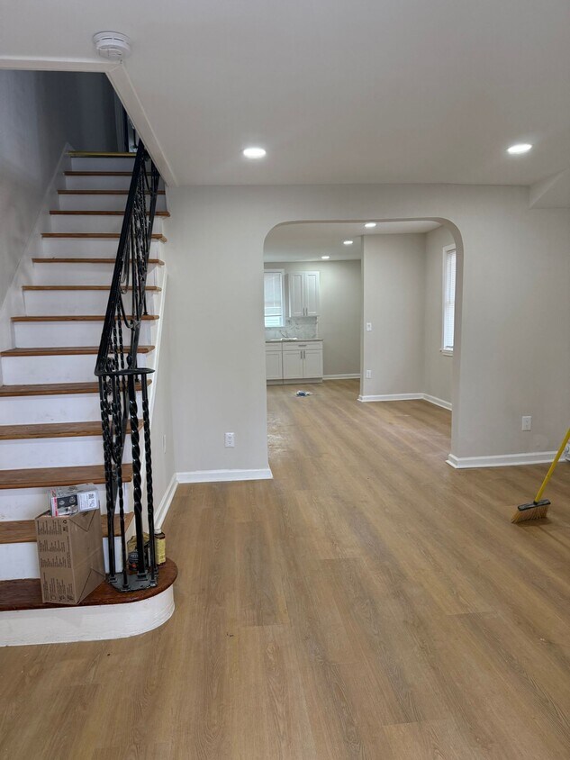 Foto principal - 4050 Maywood St