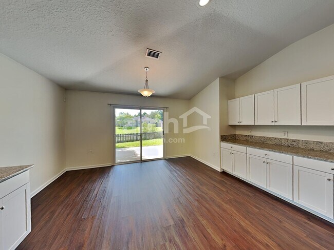 Foto del edificio - 3071 Bent Bow Ln