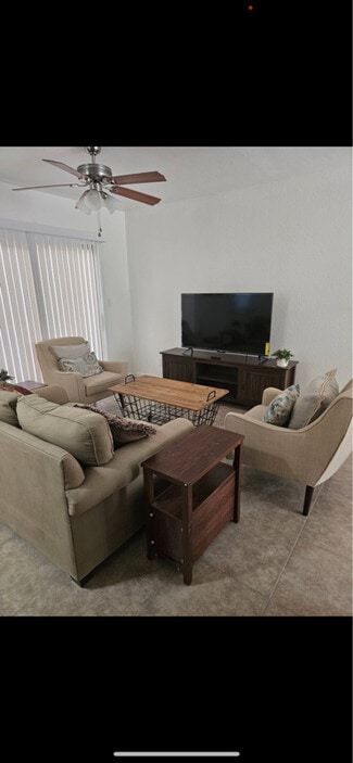 Building Photo - 3800 E 2nd St