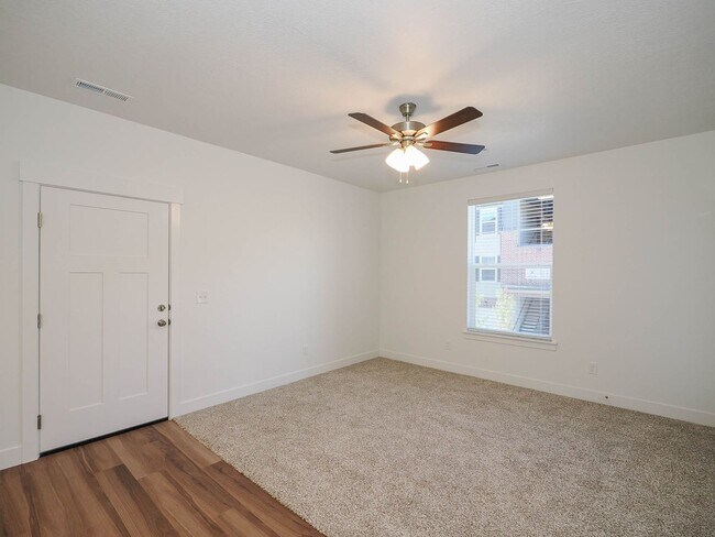 Foto del edificio - 2024 Condo