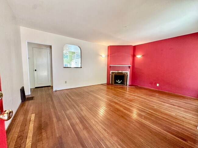 Foto del edificio - Lovely 3bd+/2ba Home in San Rafael