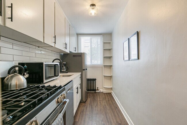 Foto del edificio - 1666 Detroit St