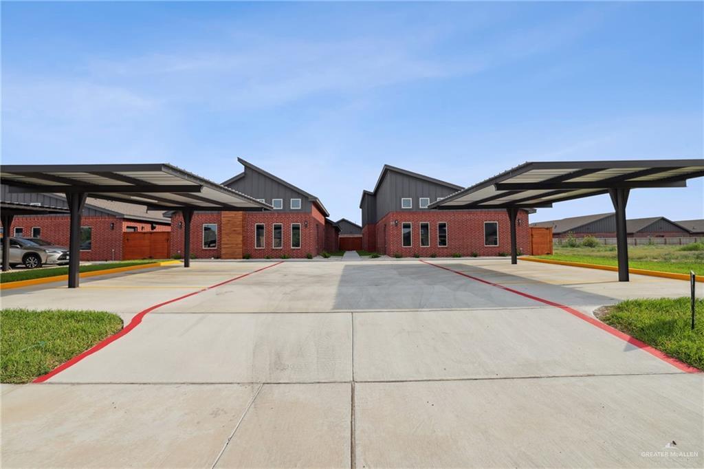 Foto principal - 905 W 8th St