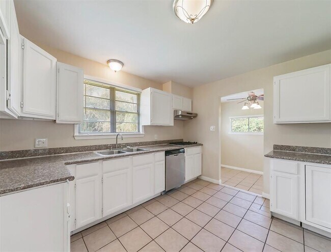 Foto del edificio - 313 Greenbriar Dr