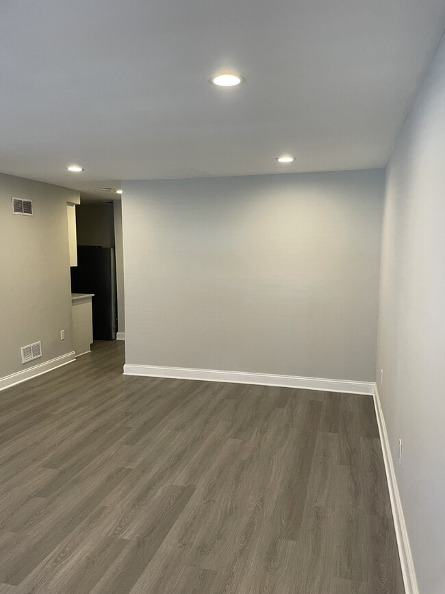 Foto del edificio - 1935 Addison Rd S