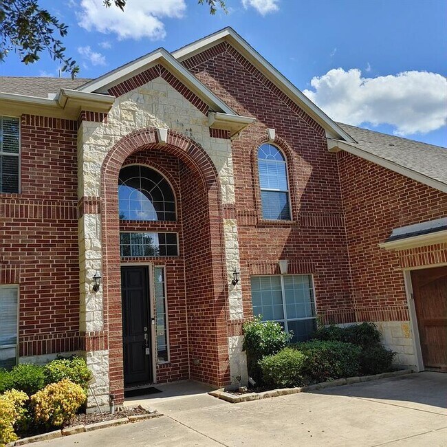 Building Photo - 2947 Nadar