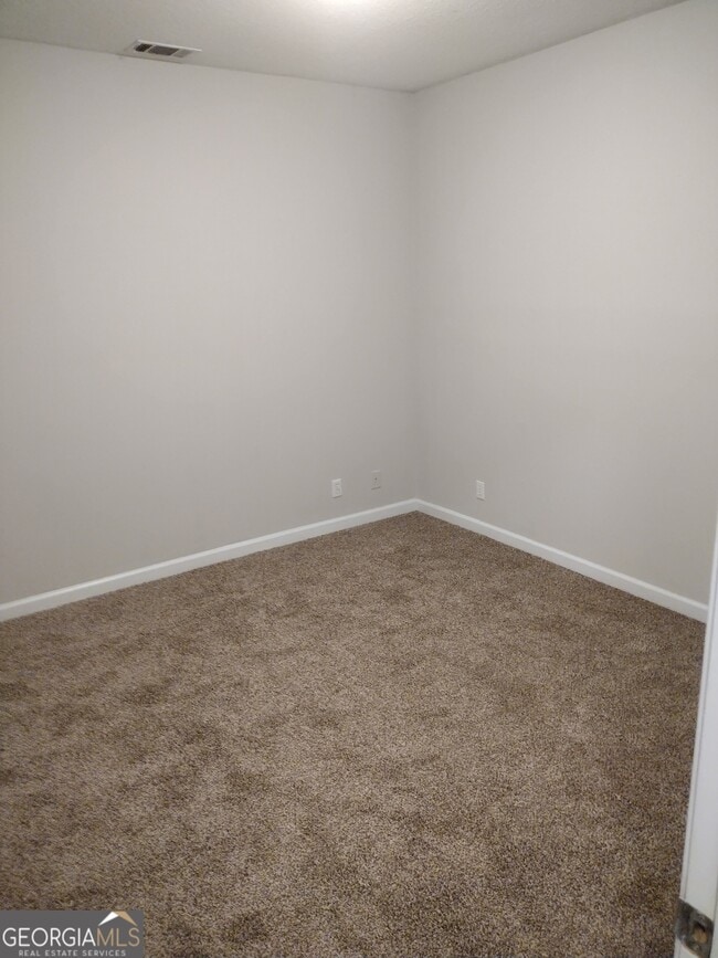 Building Photo - 1931 Karen Cir