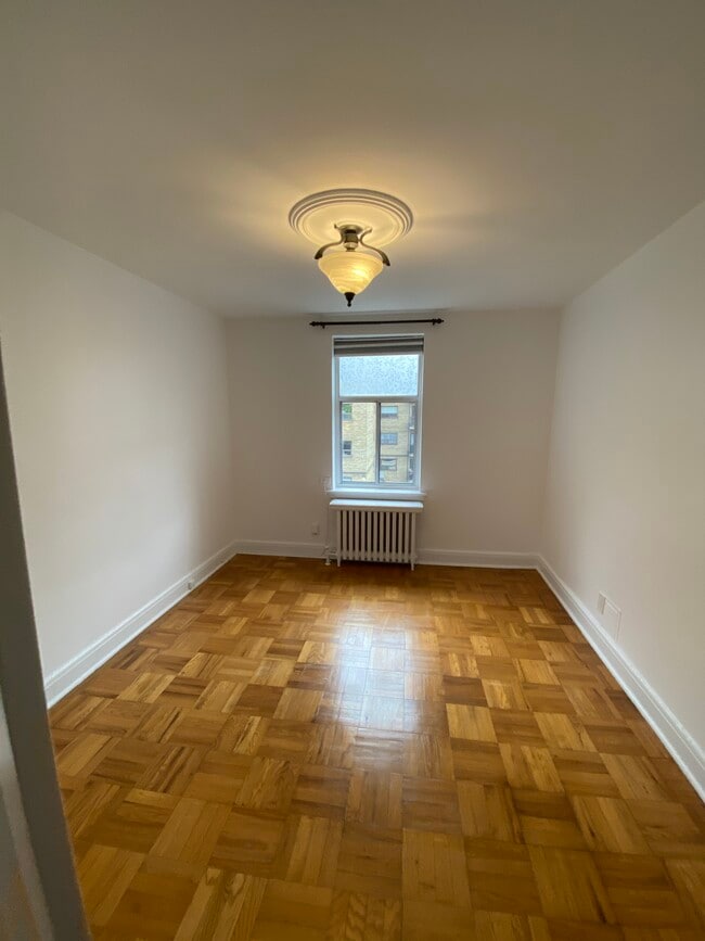 Building Photo - 57 Spencer Av