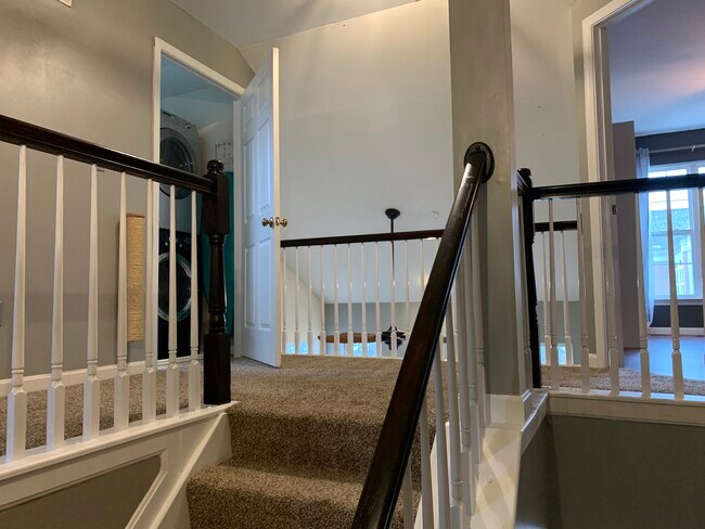 Foto del edificio - 6607 Thackwell Way