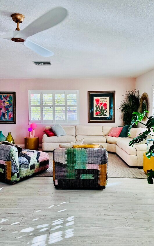 Living room - 64935 Leonard Ct