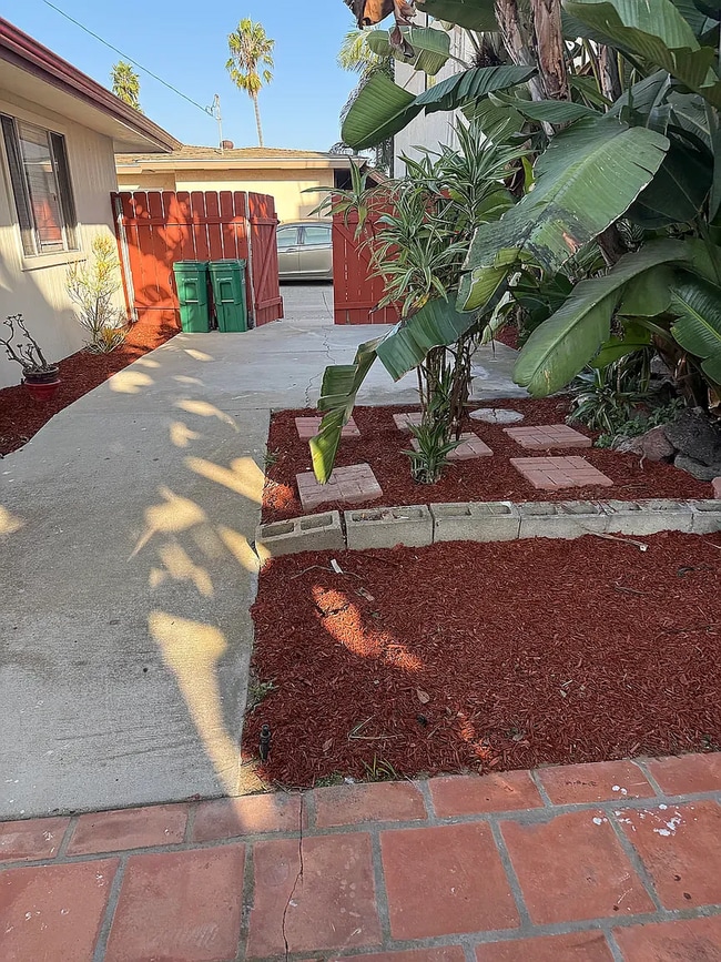 Foto del edificio - 3739 Jewell St