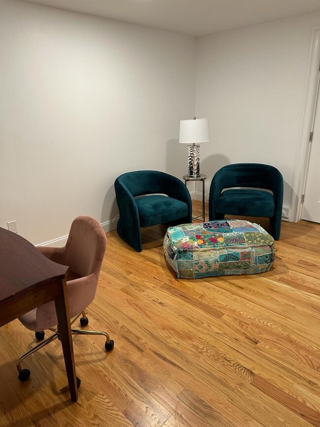 Building Photo - 70 New Paltz Rd