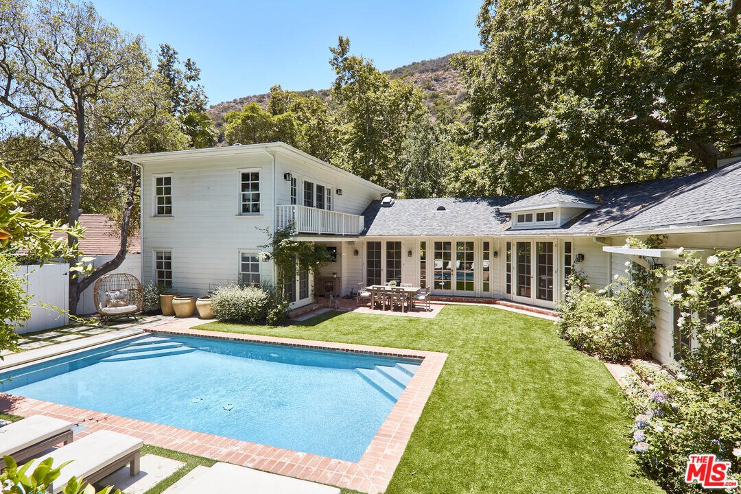 Primary Photo - 2774 Mandeville Canyon Rd