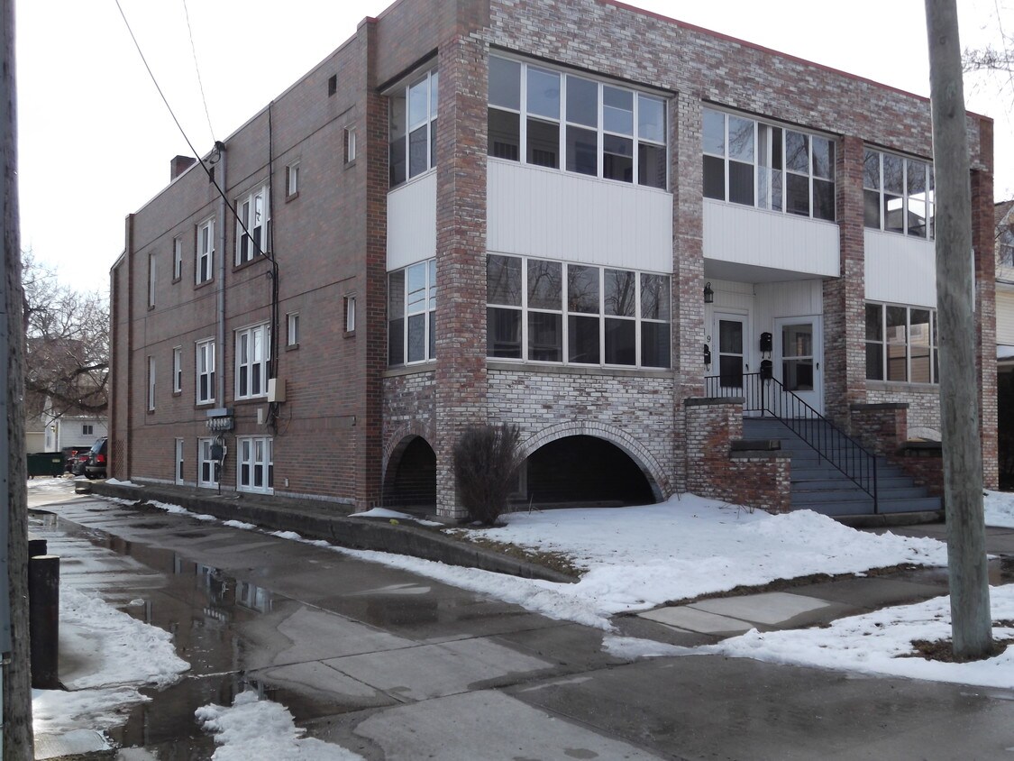 319 W Harrison Ave, Royal Oak, MI 48067 Townhome Rentals in Royal Oak