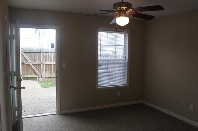 Building Photo - 403 John Sutherland Dr