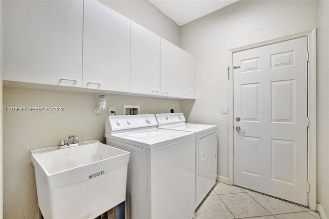 Building Photo - Southwest 51st Street, Miramar, FL 33027 - 5 BR 3.5 BA single-family home