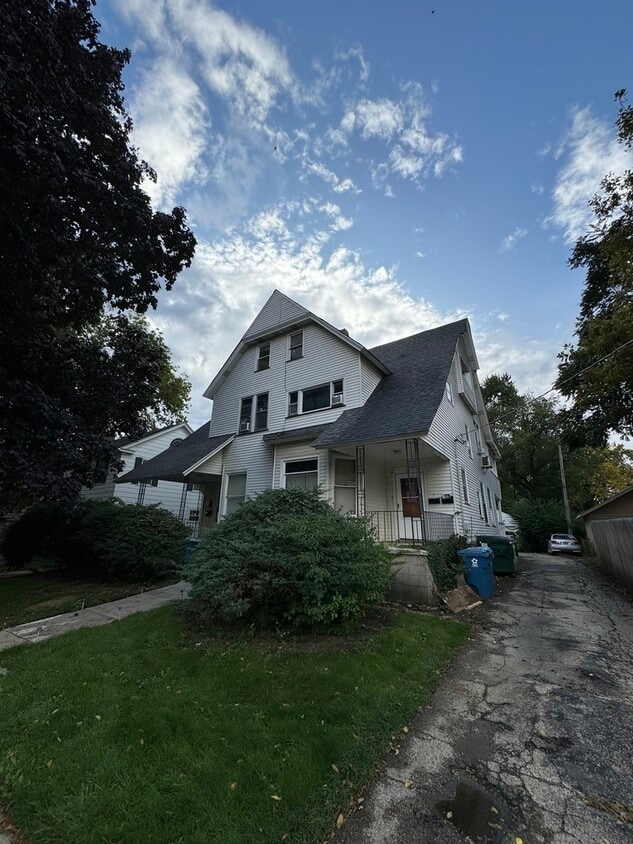 Primary Photo - 13 S Lancaster Ave