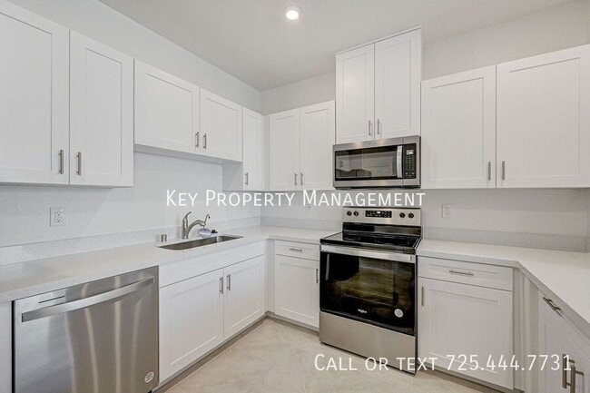 Building Photo - Brand New 4 Br 3.5 Ba Townhome with 2 Car ...