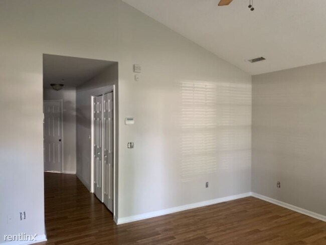 Foto del edificio - 3 br, 2 bath House - 409 English St