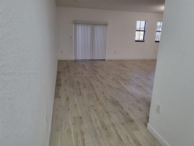Foto del edificio - 15560 SW 136th St