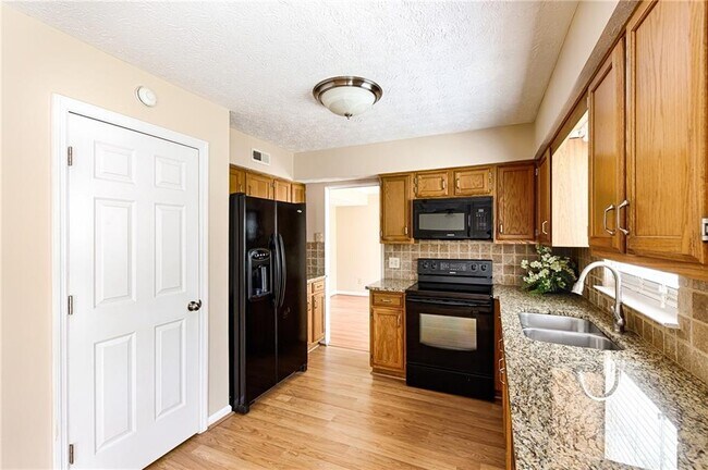 Foto del edificio - 215 Douglas Fir Ct