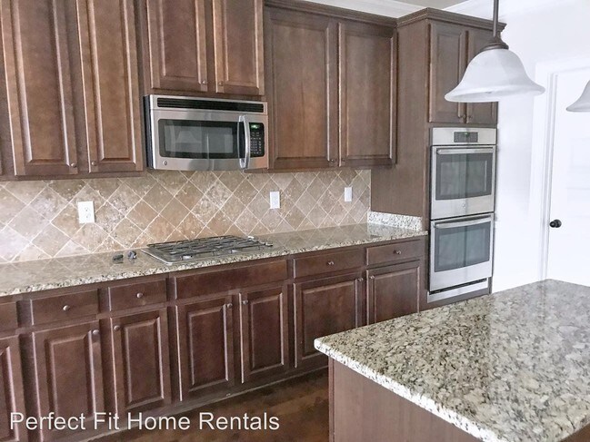 Building Photo - 5 br, 4.5 bath House - 5175 Halcyon Dr