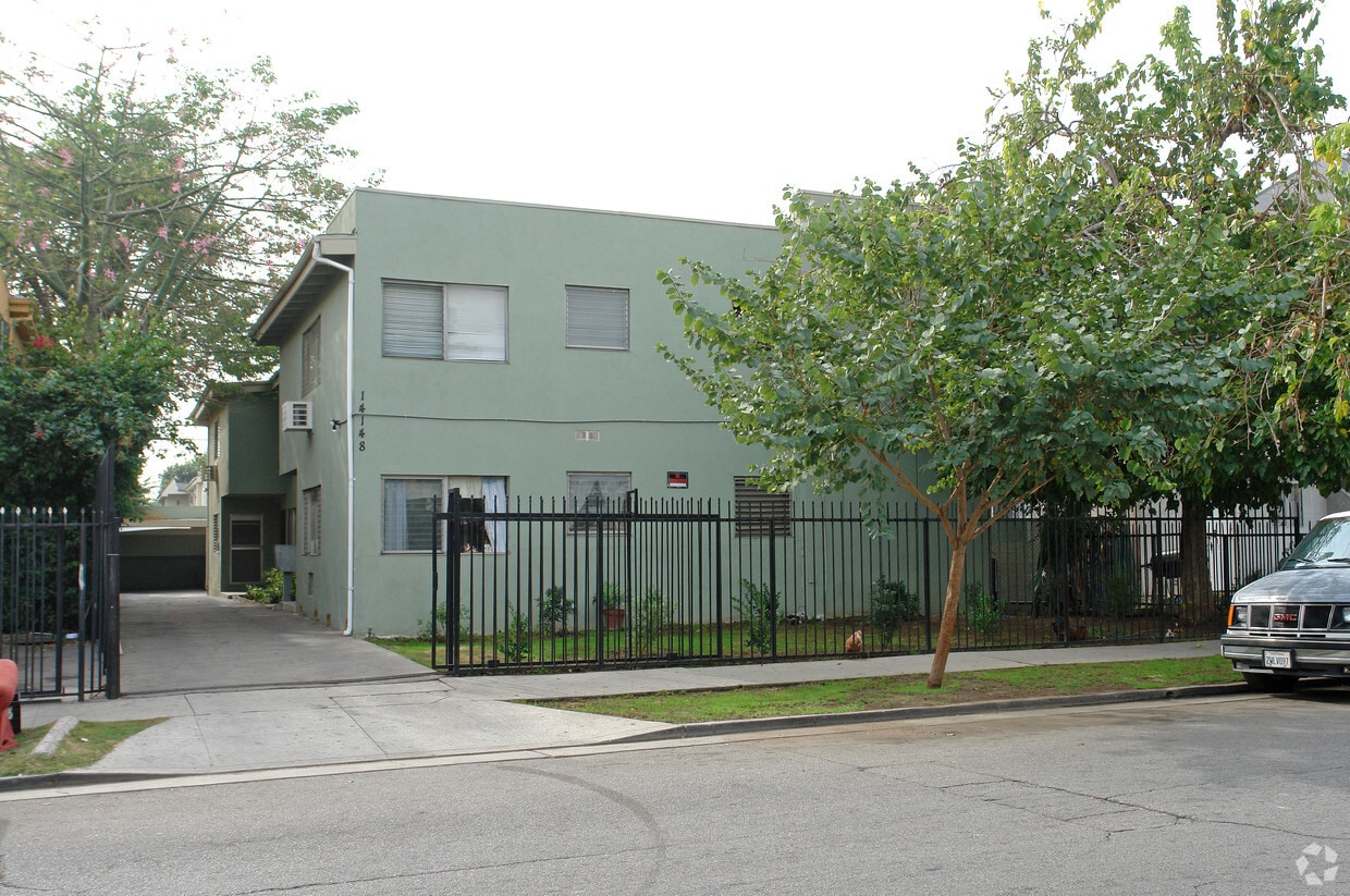 Primary Photo - 14148 Delano St