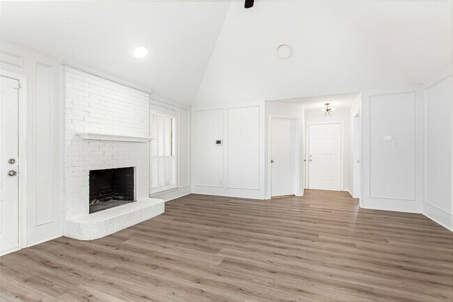 Building Photo - 1016 Willowbrook Trail