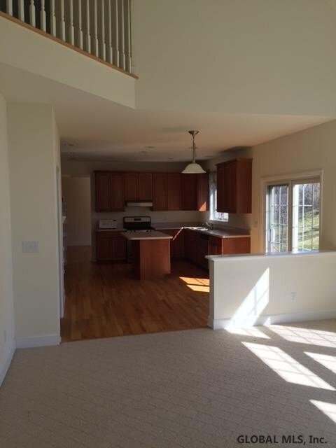 Building Photo - 15 Outlook Dr S