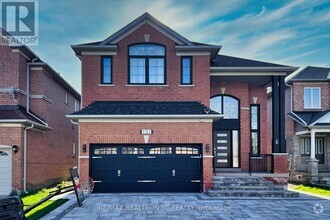 Building Photo - 131 Silver Linden Dr