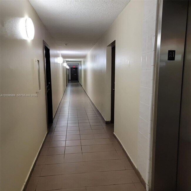 Foto del edificio - 4841 NW 7th St