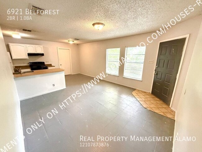 Foto del edificio - 6921 Belforest-