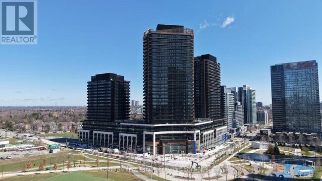 Photo du bâtiment - 68 Esther Shiner Blvd