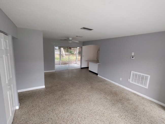 Foto del edificio - 2/1 Single Family in Spring Hill