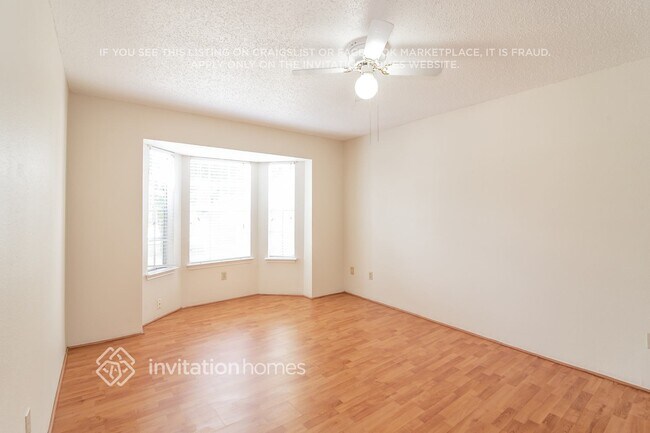Foto del edificio - 2131 Goldspring Ln