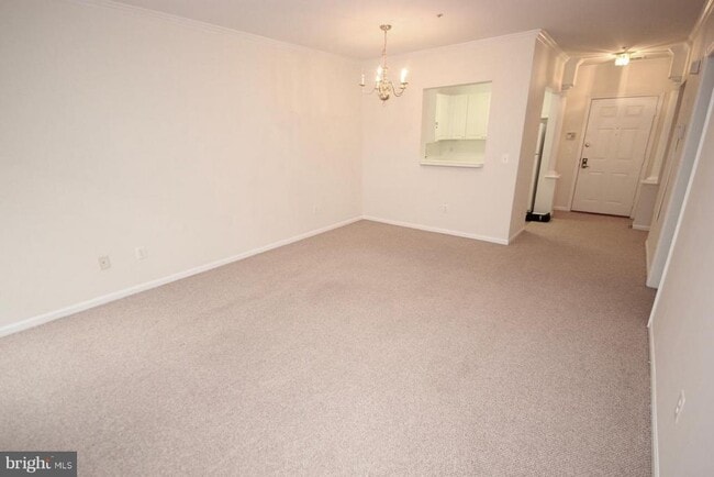 Building Photo - 7000 Falls Reach Dr