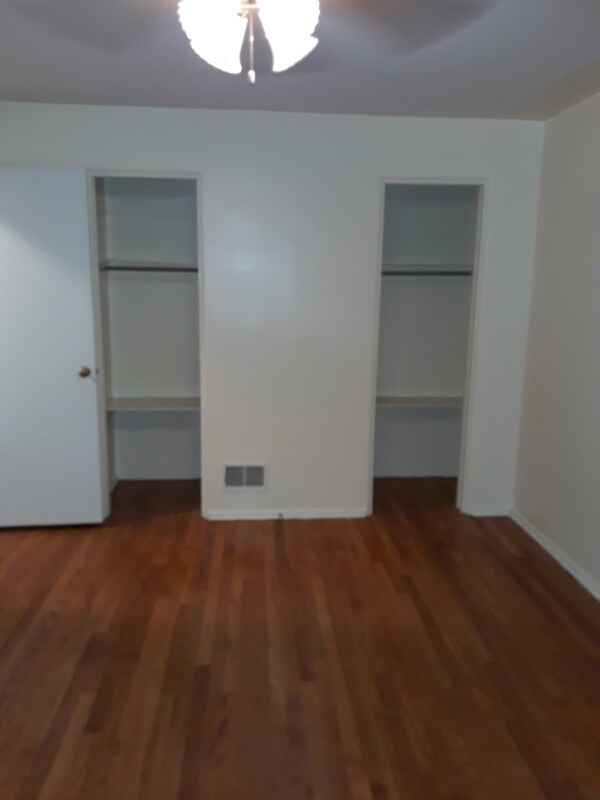 Foto del edificio - 1574 Oak Knoll Dr