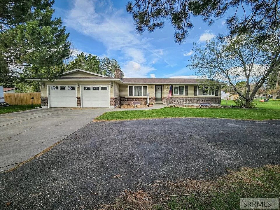 2320 Ross Ave, Ammon, ID 83406 House Rental in Ammon, ID