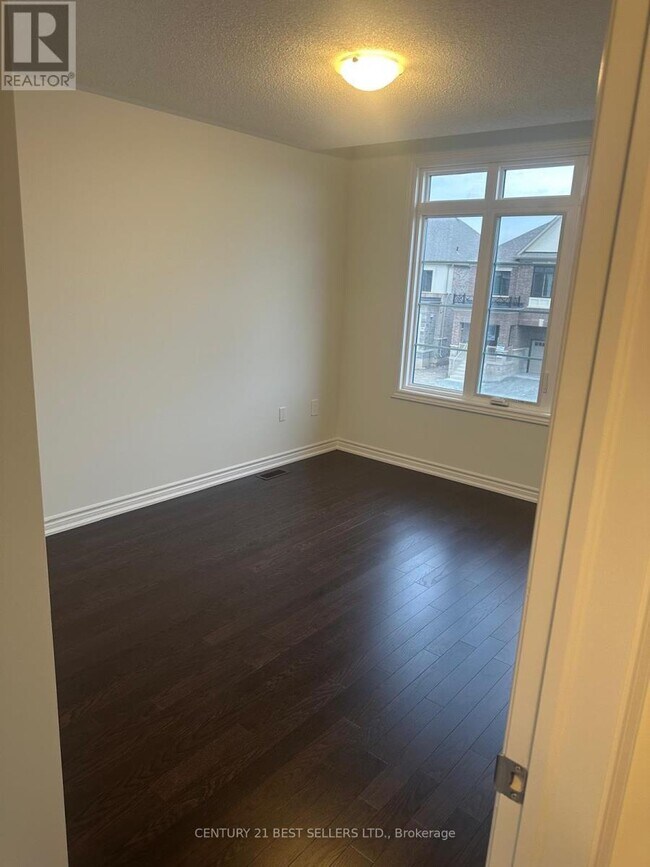 Photo du bâtiment - 1474 Savoline Blvd