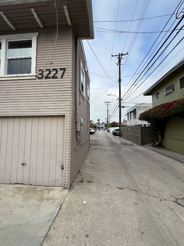 Foto del edificio - 3227 E Broadway