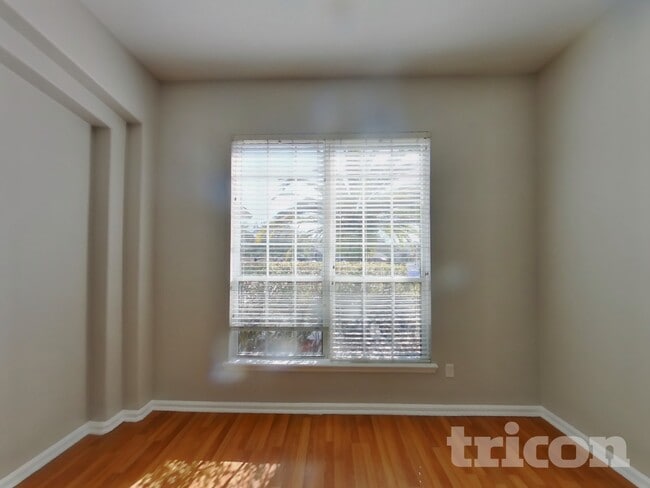 Building Photo - 5427 Spring Ridge Ct