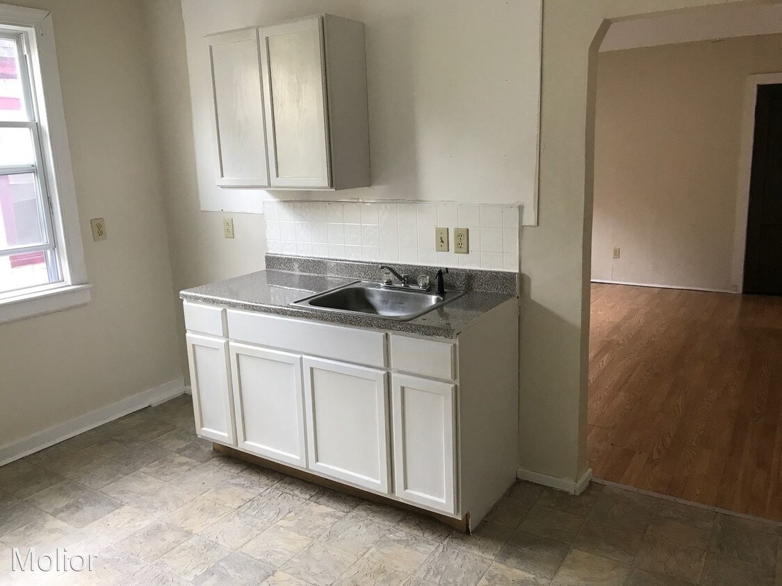 Foto principal - 432 E Utica St