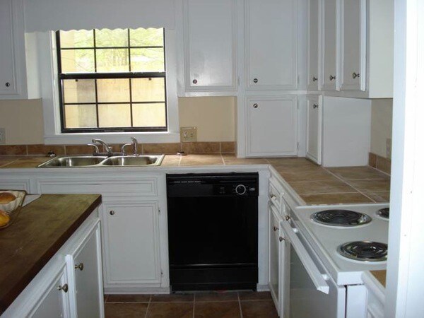 Building Photo - 4805 Maplewood Dr