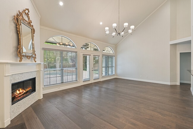 Photo - 711 Saratoga Dr House