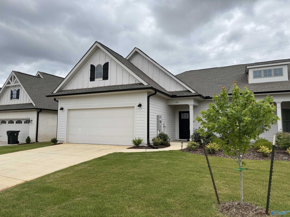 Primary Photo - 134 Rugby Dr
